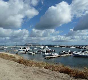 Kleiner Hafen auf Weg zum Cinta-Strand