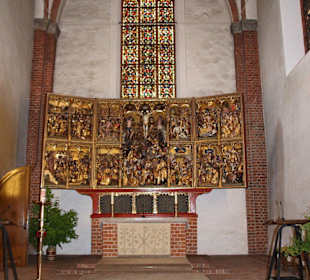 Altar im Chorraum