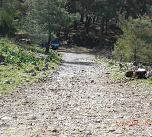 Schotterweg zur antiken Stadt
