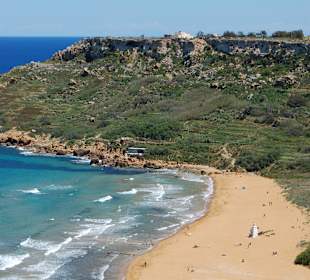 Ramla Beach auf Gozo, Blick von Calypsos Cave