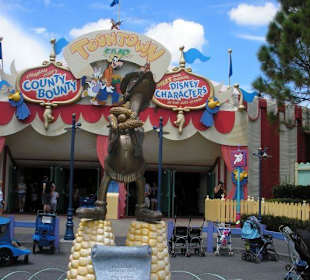 In Mickeys Toontown Fair