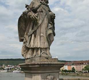 Kaiser Karl der Große auf der Alten Mainbrücke