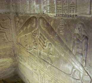 Glühbirnen im Tempel