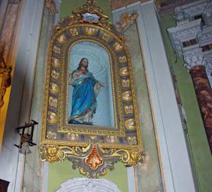 Heiligenfiguren wo man hinsieht 