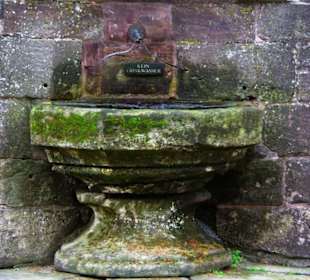 Kleine Seitenbrunnen