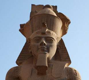 Ramses II im Luxor Tempel