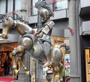 Ansichten vom Puppenbrunnen in Aachen