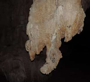 Höhle dunkel, Taschenlampe mitnehmen