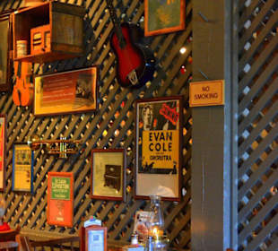 Cracker Barrel Old Country Store & Restaurant