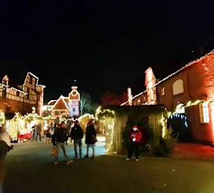 Ca. Mittig vom Geschehen