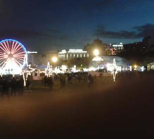 Riesenrad im Dunkeln.