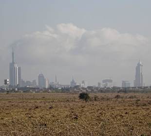 Skyline von Nairobi in Sichtweite