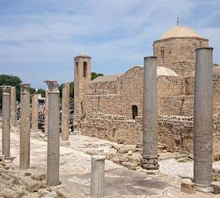 Kirche Agia Kiriaki Chrysopolitissa/ Paulussäule