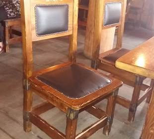 Stuhl mit dem Namem BIDA