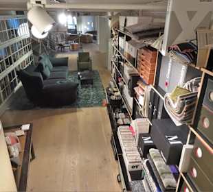 Rundgang durch das Gebäude von "stilwerk"