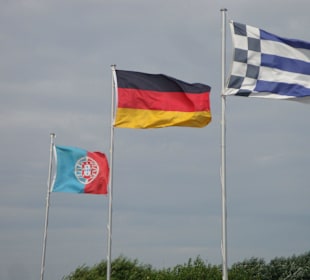Flaggen:Niedersachsen (links), Norderney (rechts)