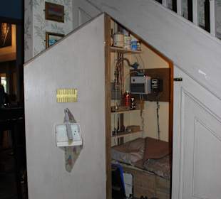 Schrank unter der Treppe