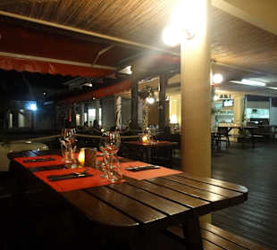 Blick in das offen gestaltete Restaurant