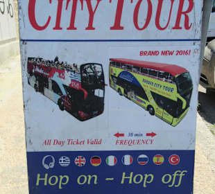 Mit dem Hop Bus in Rhodos Stadt unterwegs