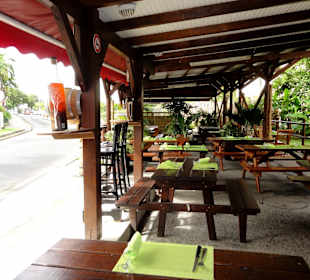 Terrassenplätze des "Chez Les Twins"