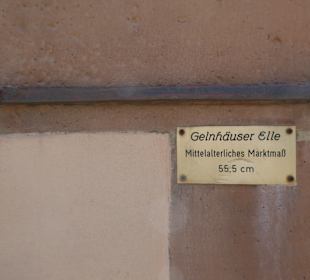 Die Gelnhäuser Elle an der Marienkirche