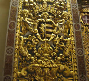 Vergoldetes Hochrelief