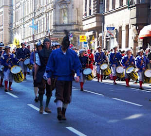 Hilpoltsteiner Burgfesttrommler Fahnenschwinger