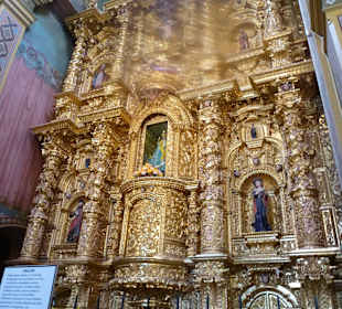 Sehr schöner alter Holzatar