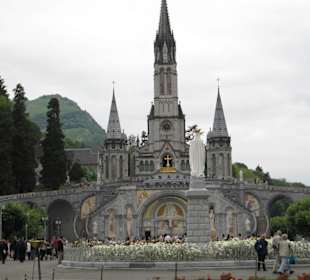 Aussenansicht der Kirche