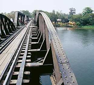 Kanchanaburi - die Brücke am River Kwai