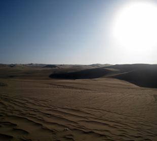 Sol implacable en el desierto