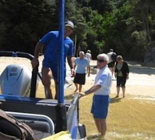 Mit dem Wassertaxi entlang des Abel Tasman