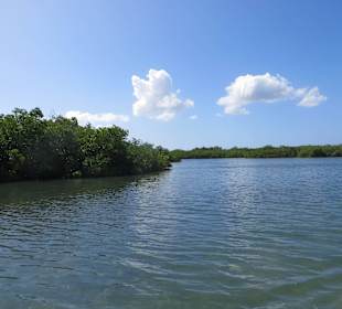 Wir besuchen unterwegs eine schöne Lagune
