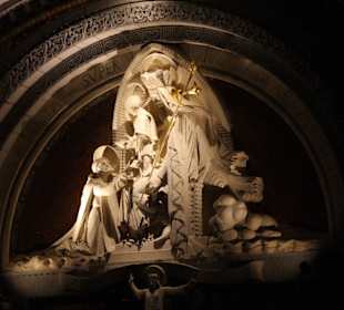 Denkmal in der Kirche