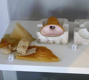 In der Wachsgießerei des Museums