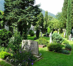 Rundgang über den Evangelischen Friedhof