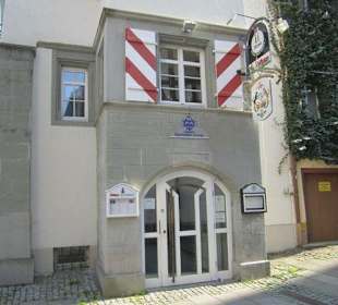 Die Pizzeria befindet sich im 1. Stock