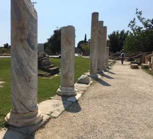 Kultur - historische Überreste der Säulen/ Side