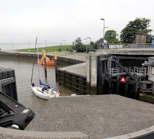 Passage eines Seglers zur Weser