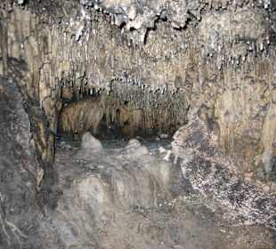 Die Höhlen von Arta