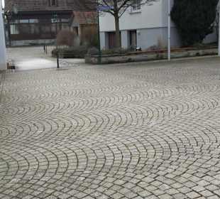 Rathausplatz Großbettlingen