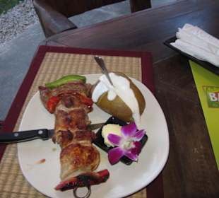 Bamboo-Spieß mit Ofenkartoffel 
