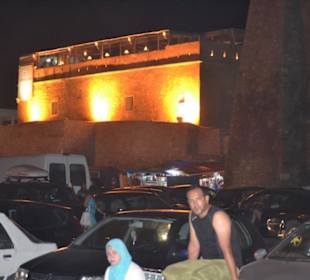 Blick auf die Medina bei Nacht