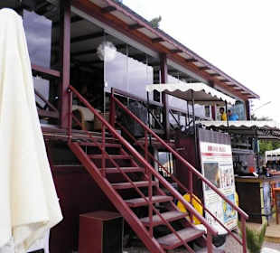 Aufgang zu Restaurant und oberer Bar