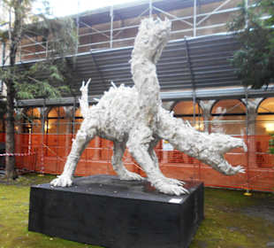 Vor dem Dantesmuseum