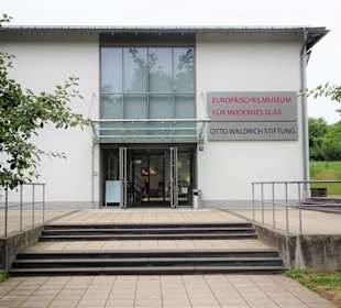 Eingang zum Museum für Modernes Glas