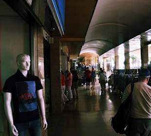 Und nochmal die Einkaufsstrasse