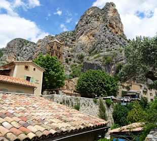 Spaziergang durch Moustiers-Sainte-Marie 