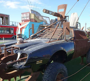 Between Dubai and Abu Dhabi