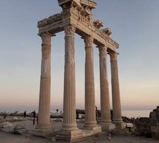 Sonnenuntergang beim Apollon-Tempel in Side 01